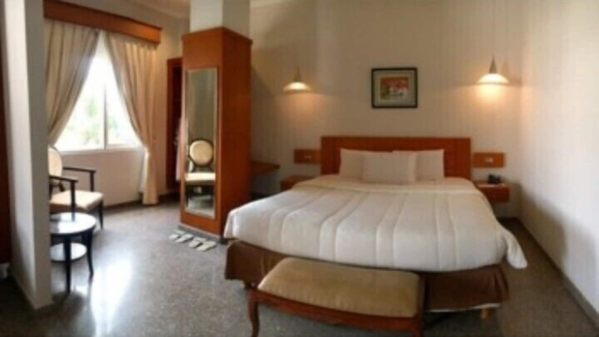 Sahira Butik Hotel Bogor Kültér fotó